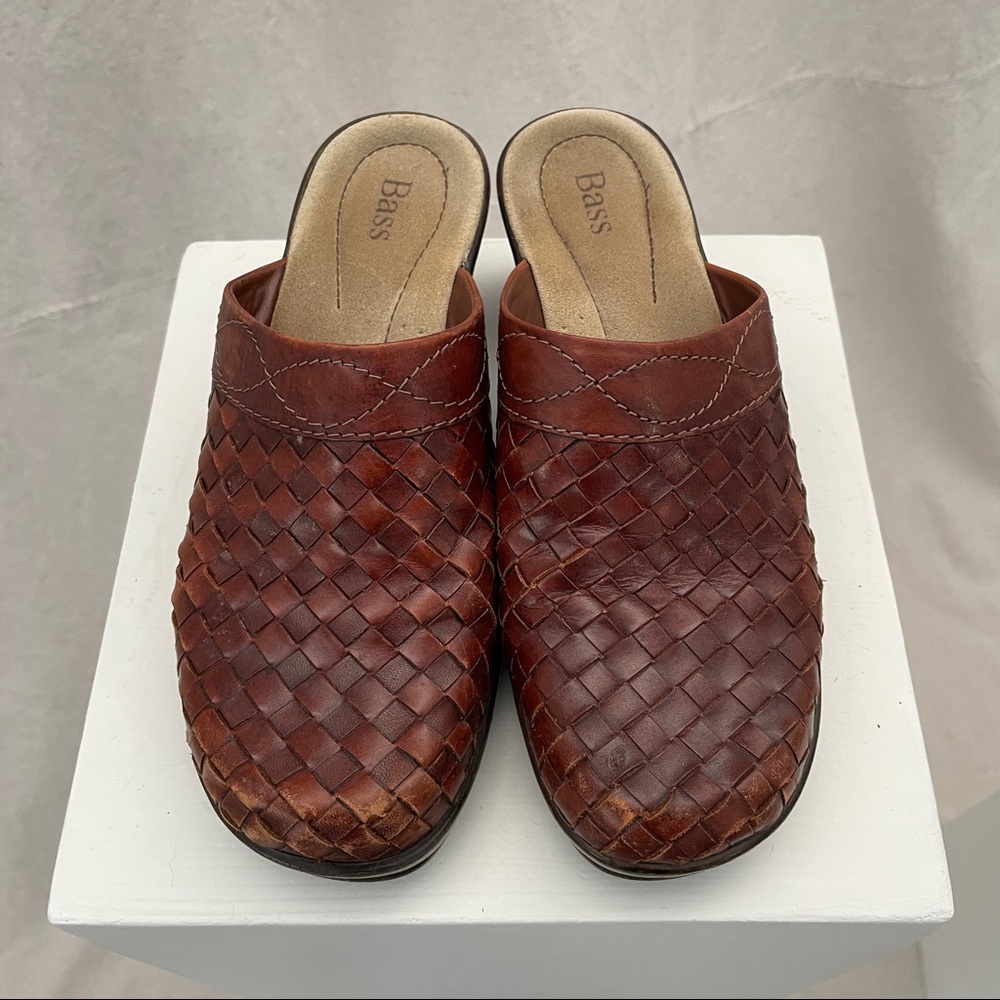 BASS woven clogs